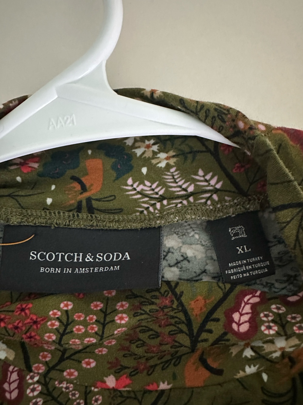 Scotch & Soda Women's Printed Long-Sleeved High Neck Organic Cotton T-Shirt XL - Picture 5 of 9